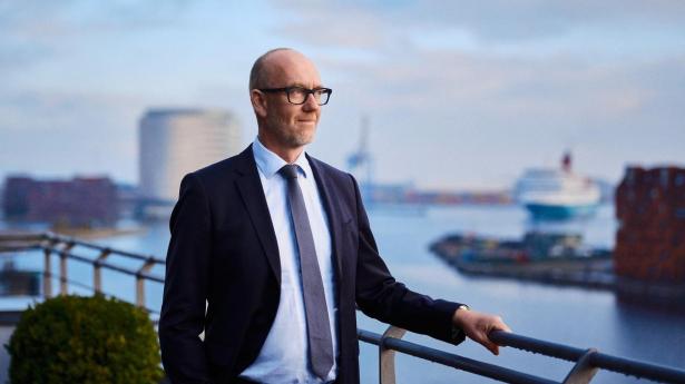 KPMG-topchef: AI smelter juniorer og seniorfolk tættere sammen
