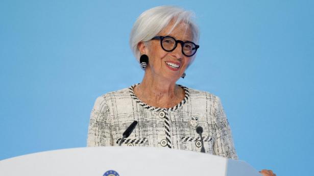 Mens rygter om ECB-afgang svirrer: Lagarde udgiver erindringer