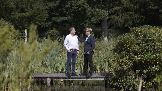 Far og søn tømte alle konti: Brugte 8,7 mio. kr. på deres historie