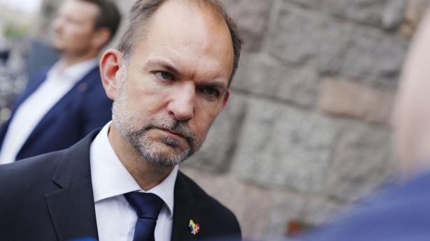 Forsvarsminister Bruus afviser Ruslands påstand om provokerende helikopter