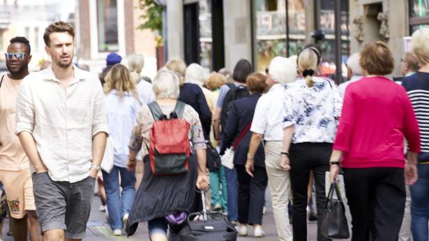 Sommer slutter med dyk i salget i butikkerne
