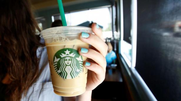 Video går viralt: “Gå ikke ind til en jobsamtale med iskaffe i hånden”