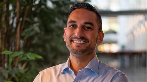 Adnan Mahmood, Nearshoring Director