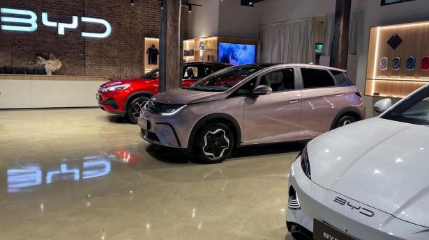 EU trækker håndbremsen på hybridbiler fra Kina