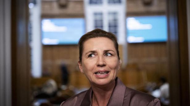 Statsministeren forsvarer at tage hjemmeboende SU fra familier