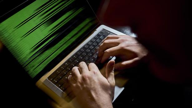 It-kriminel hævder at stå bag cpr-angreb: Kom ind via simpelt password
