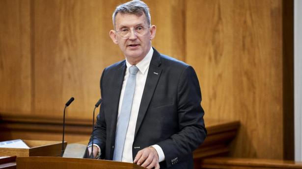 Venstre indkalder til ekstraordinært hovedbestyrelsesmøde