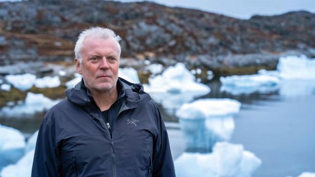 Fra ostepops til dødsfare: Nu lærer han os at vokse af livets modgang