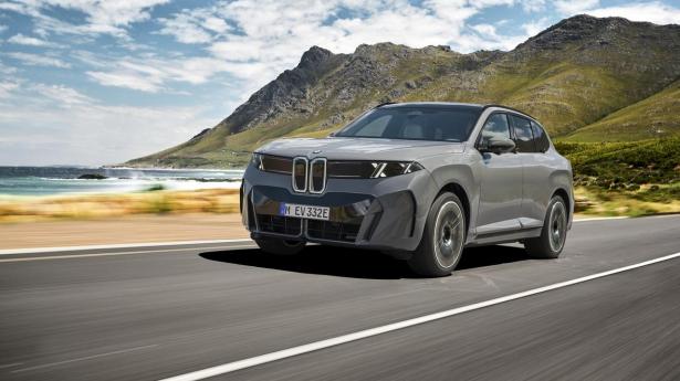 Første tur bag rattet: BMW skruer op for alt i den fænomenale iX5