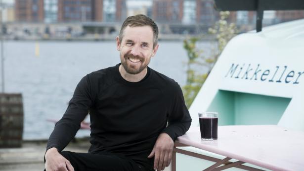 Det var bl.a. utilfredshed med kedelige industripilsnere, der motiverede Mikkel Borg Bjergsø til at lancere sine vilde specialøl med alt fra kaffe til væselekskrementer. Indenfor de seneste par år har han imidlertid kastet sin kærlighed på pilsneren.