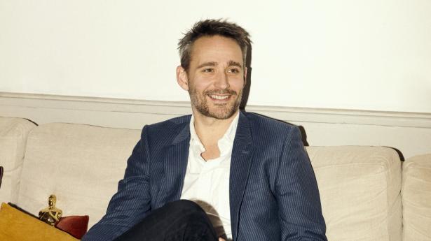 Filminstruktør og tegneserietegner Anders Walter bryder sig slet ikke om tøjbutikker. Han går i stedet i tegneseriebutikker. Foto: Santiago de la Vega