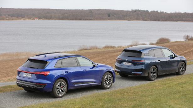 Audi Q8 e-tron er subjektivt set den mest elegante af de to, men BMW iX er mere komfortabel, rummelig og temmelig meget billigere. Derfor vinder den testen.