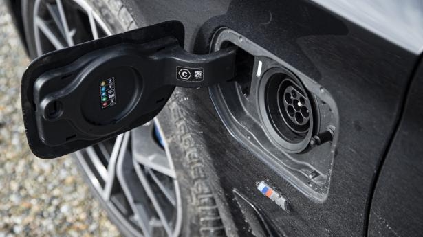 BMW 545e 2.jpg