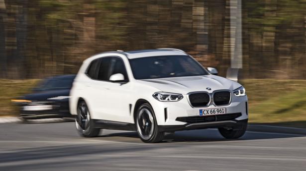BMW iX3 1.jpg