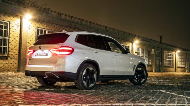 BMW iX3 3.jpg