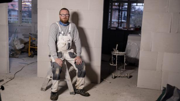 Pludselig en dag ville de ikke betale, det byggefirma, som Hans Palms virksomhed var underleverandør for. Efter 14 dage gik Palm Tømrer og Porebeton konkurs. Foto: Walther Bølge.