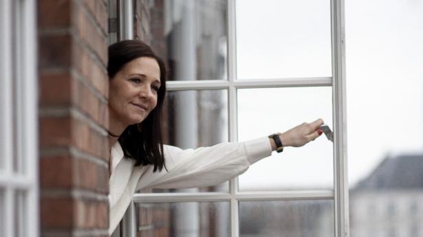 Bag Too Good To Go i Danmark står landechef Heidi Boye, som har været i virksomheden siden juli 2019. Hun har skiftet 15 års kommercielt drive ud med en stilling, hvor hun kæmper for et højere formål. Foto: Andreas Vinther