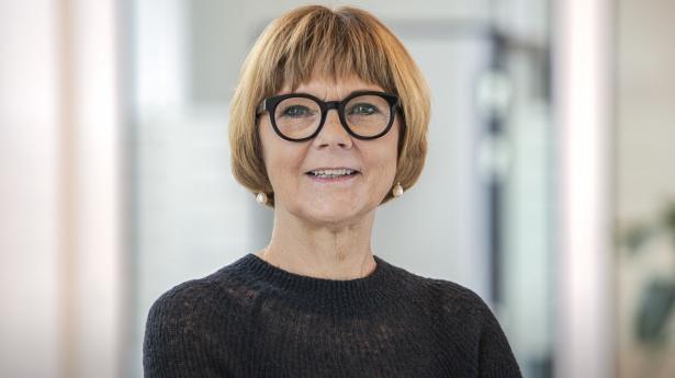 Med 1100 medarbejdere og ansvar for opkrævning af 550 mia. kr. har Karin Bergen et helt særligt lederjob. En opgave, der i hendes optik kalder på en særlig ydmyghed. PR-foto