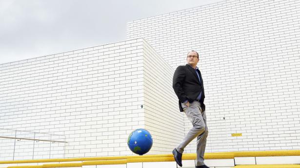Lego tilføjer nu sin syvende fabrik til samlingen. For bare et halvt år siden annoncerede Carsten Rasmussen, driftsdirektør i Lego, den sjette af slagsen. PR-foto