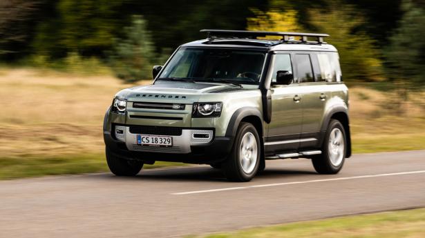 Land Rover Defender 2.jpg