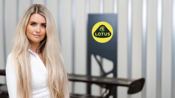 Michelle Preisler er marketingskoordinator for My Garage/Lotus Vejle og har til opgave at give Lotus en plads på det danske bilmarked som andet end et nichemærke for få entusiaster.