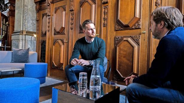 Mikkel Rørvig, direktør for Nordea Startup & Growth, har rykket sin afdeling ud af Nordeas hovedkontor og ind på et kontorfællesskab for iværksættere. “Vi skal være der, hvor vores kunder er,” siger han. Foto: Simon Fals