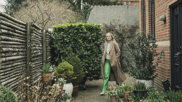 Potterne med løgblomster kickstarter haveåret i Malene Lei Rabens have, mens frosten stadig ligger på lur. Fotos: Anne-Dorthe Søgaard Jensen