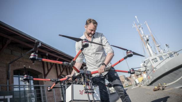 Nicolai Laugesen står i front for droneprojektet, hvor Falck tester dronerne. Foto: Michael Drost-Hansen