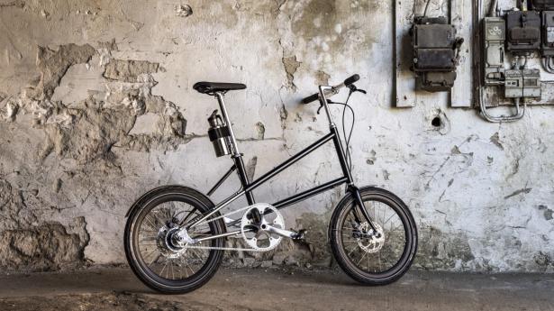 Det er ikke til at se det, hvis man ikke lige ved det. Men Hermansen Bike er en elcykel. Batteriet sidder i “drikkedunken”. PR-foto