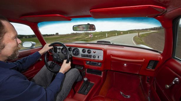 Pontiac TransAm 3.jpg