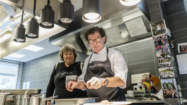 Pia og Christian Bind står bag den klassisk franske restaurant i Kruså. Foto: Michael Drost Hansen.