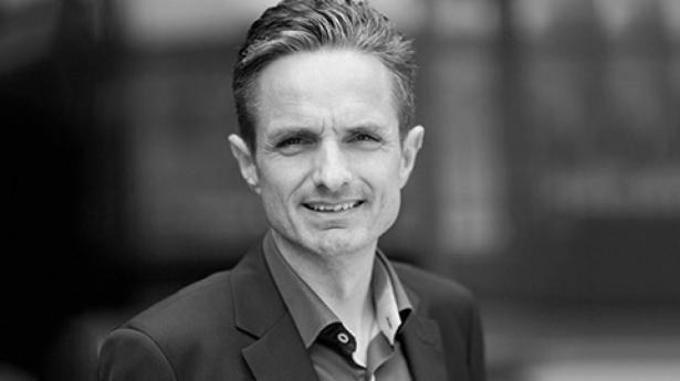 Søren Lauritsen, finansdirektør i DK Company, kan ikke afvise, at virksomheden vil komme til at skære i medarbejderstaben. PR-foto