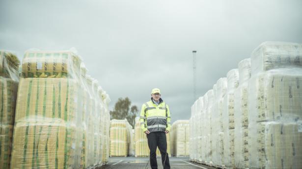 Mogens Nielsen overtog i 2021 ansvaret for bæredygtighed i Norden for Saint-Gobain og er aktiv i DI’s udvalg for klimapolitik og byggepolitik. Foto: Michael Drost-Hansen