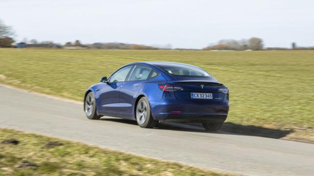 Tesla Model 3 7.jpg