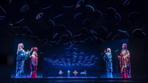 ”Abba Voyage” ​er et musikalsk show, hvor Abba er på scenen i form af avatarer.