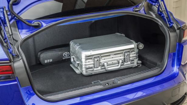Toyota Mirai Borsen bagagerum.jpg