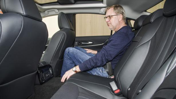 Toyota Mirai Borsen bagsæde.jpg