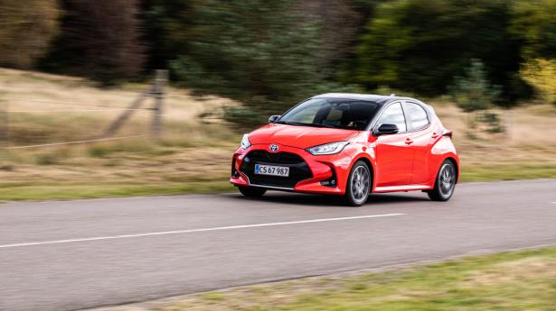 Toyota Yaris 2.jpg