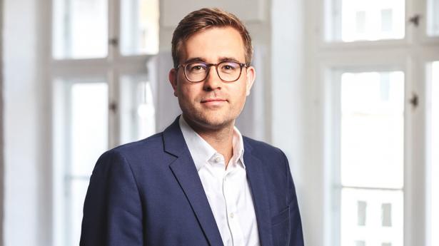 “Det er rettidig omhu, at lovforslaget giver myndighederne bedre mulighed for at kontrollere visse fusioner,” skriver Uffe Rabe Krag. PR-foto