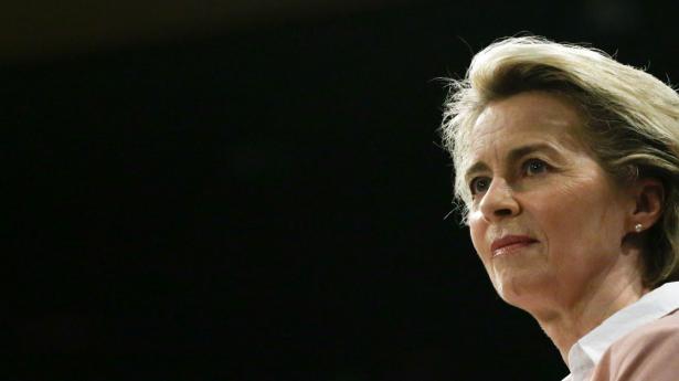 Kommissionens formand, Ursula von der Leyen, præsenterede selv de nye tiltag i kampen mod pandemien ved et videopressemøde. Foto: Aris Oikonomou/AFP/Ritzau Scanpix
