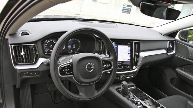 Volvo V60 T6 3.JPG