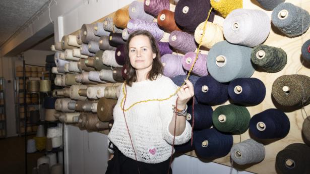 Garnspecialisten er en webshop, der sælger overskudsgarn. Nogle dage åbner lagret dørene for fysiske kunder. Foto: Rosaline Ben-Baruch Lange