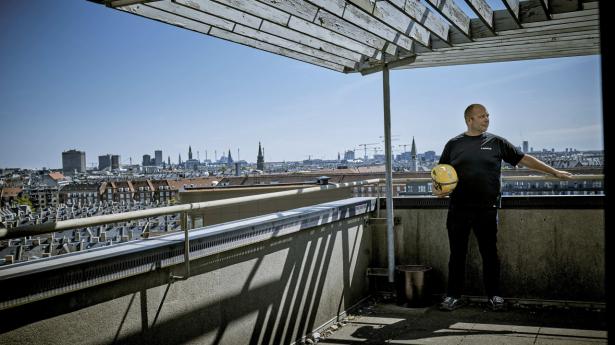 Direktør Peter Olesen er tredje generation i familievirksomheden P. Olesen, der har fået ansvaret for Danmarks største nedrivningsopgave. 
Fotos: Steven Achiam