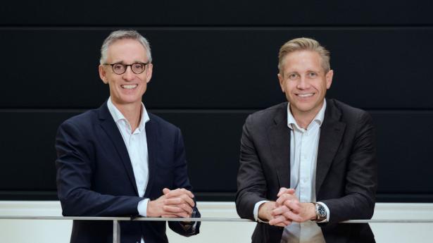 Nu bliver Anders Dons (t.v.) afløst som adm. direktør i Deloitte Danmark af Christian Jensby (t.h.). PR-foto