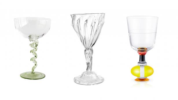 Glas, der ligger og vipper på kanten af kunstobjekt, højner oplevelsen betragteligt. De smukke krystalglas ligger tungt i hånden og er inspireret af art deco-æraens sans for farver og former. Glassene fås i et lille udvalg af forskellige udformninger, og alle er af typen, man gerne vil have stående fremme på hylden. Richmond Short Crystal Glass, Reflections Copenhagen, 3725 kr. reflections-copenhagen.com