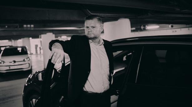 mads_lauvring_Y9A3357 1.jpg