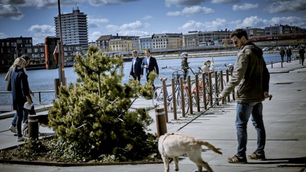 I midten ses Morten Beck Jørgensen (t.h.), ledende partner i Novo Holdings, sammen med Mikkel Bülow-Lehnsby, medstifter og partner i Nrep. Foto: Steven Achiam