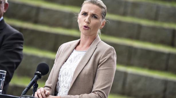 Socialdemokratiets formand, Mette Frederiksen, mener, at der er brug for at lægge en dæmper på de højeste lønninger.