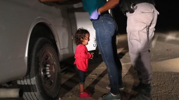 12. juni sidste år blev Sandra Sanchez fra Honduras og hendes toårige datter, Yanela, tilbageholdt af amerikanske grænsemyndigheder på grænsen mellem Mexico og USA.