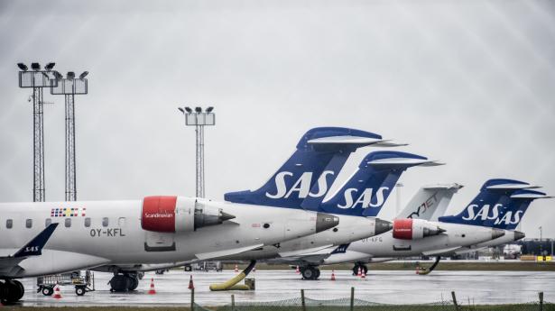 SAS-piloter ønsker større mulighed for at bestemme over deres vagtplan samt et større lønhop, og indtil videre har det ikke været muligt for piloterne at nå til enighed med luftfartsselskabet. Der er varslet strejke ved midnat natten til fredag, men tre kvarter efter deadline er der endnu intet nyt. (Genrefoto).